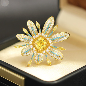XILIANGFEIZI Nuovo Stile Spilla Floreale Elegante Completamente Tempestata di Margherite, Regalo per la Festa della Mamma, Commercio all'ingrosso - Product Image 2