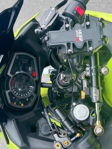 Moto d'occasion de style course, marque japonaise, 400 cm³, verte, modèle 2019 +25000 km, Ninja 400 fabriquée au Japon, Ninja 4 - Product Image 2