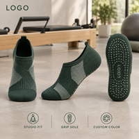 Chaussettes de Pilates antidérapantes vert forêt à rayures grises, coupe basse, invisibles, pour studio, semelle intégrale, production en gros, évaluation des motifs, classification des tailles
