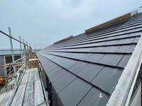 Tuile solaire BIPV autonome à haute efficacité avec cellule photovoltaïque pour l'alimentation électrique domestique et les projets de construction