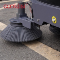 Balayeuse industrielle électrique autoportée S12 avec châssis renforcé et durable pour le nettoyage des poussières et des débris