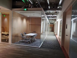 พาร์ติชั่นกระจกแบบพาโนรามาผนังกระจกกั้นสำหรับสำนักงานกันเสียงถอดออกได้ดีไซน์ทันสมัย - Product Image 2