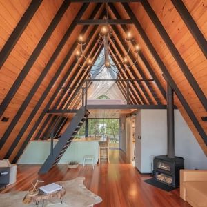 บ้านพักตากอากาศหรูหราสำเร็จรูปทรงสามเหลี่ยมแบบโมดูลาร์ โครงสร้างกระจก/ไม้ โครงเหล็ก - Product Image 6