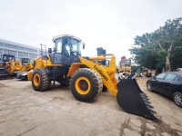 Chargeuse sur pneus d'occasion Liugong CLG856H 6 tonnes, modèle 2025, moteur Cummins 165 kW, 1000 heures de fonctionnement, cabine climatisée