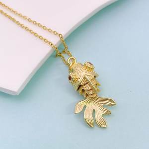 Pendentif <span class=keywords><strong>poisson</strong></span> <span class=keywords><strong>rouge</strong></span> coloré bricolage océan dessin animé gouttelettes 18K or <span class=keywords><strong>poisson</strong></span> pendentif collier en gros - Product Image 6