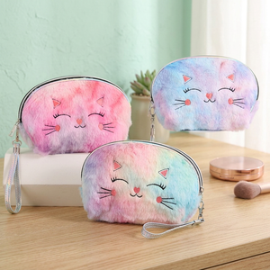 Nouvelle trousse de maquillage pour filles en peluche brodée en forme de coquille de chat 2023, fabriquée en Chine - Product Image 3