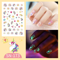 Autocollants et décalcomanies pour ongles en plastique 2D personnalisés pour enfants, motifs de dessins animés mignons pour enfants