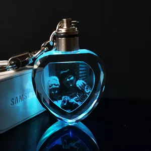 कस्टम छवि फोटो 3D लेजर अंदर पारदर्शी दिल के आकार क्रिस्टल चाबी का गुच्छा कुंजी अंगूठी धारक शादी के जन्मदिन के लिए स्मारिका उपहार