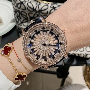 Reloj de cuarzo impermeable con esfera grande y elegante, hecho a medida - Product Image 1