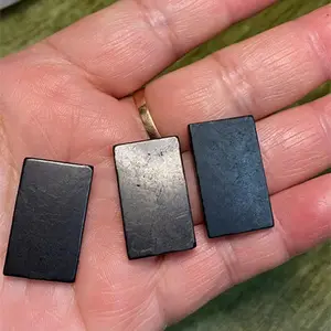 Điện thoại di động tinh thể dán tinh thể chạm khắc tự nhiên shungite điện thoại di động trở lại shungite sticker để bán