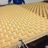 Machine de fabrication de biscuits entièrement automatique 200kgs Ligne de production de biscuits Machine de fabrication de biscuits à petite échelle prix