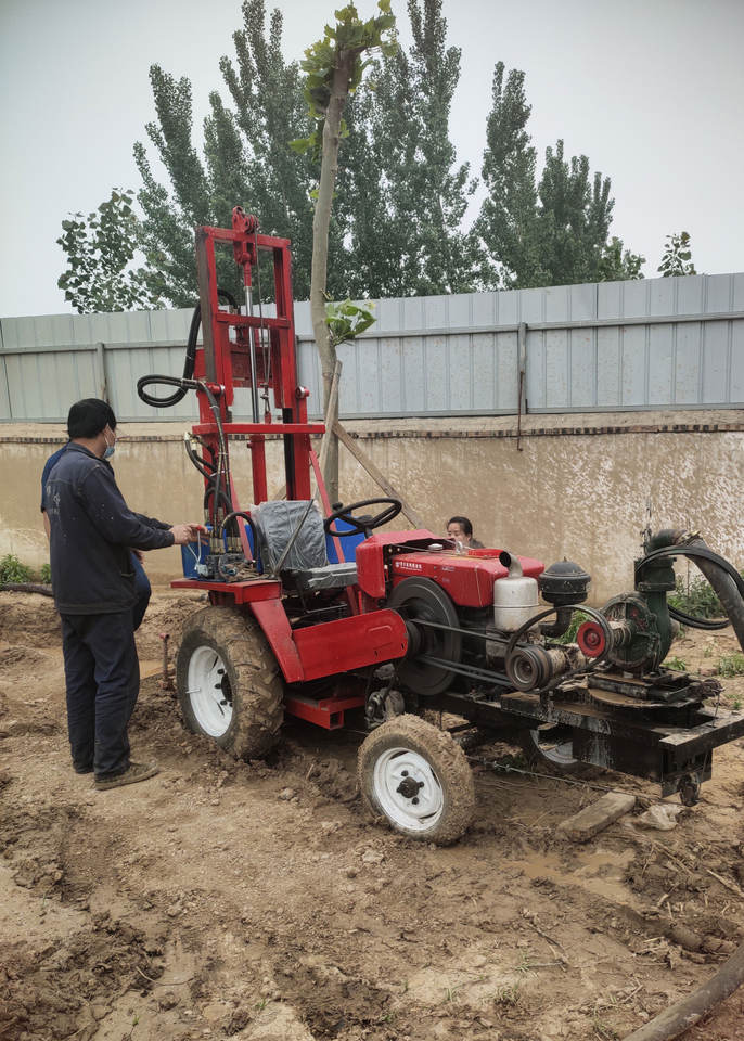 Tipe Rigging Tractor Mounted Water Well Drilling Rig Hydraulic Outriggers Auto Rod ...