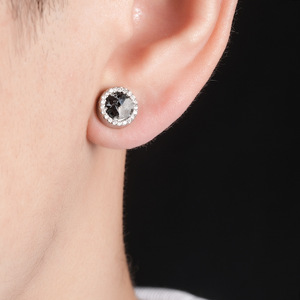 Boucles <span class=keywords><strong>d</strong></span>'oreilles clous magnétiques en cristal de glace pour hommes, avec copeaux de <span class=keywords><strong>diamant</strong></span> noir et blanc, style punk, personnalisées, en cuivre plaqué or véritable - Product Image 3