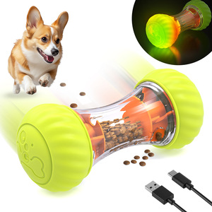 Juguete dispensador de comida para mascotas, rollo interactivo verde con golosinas para perros y gatos, recargable por USB - Product Image 1