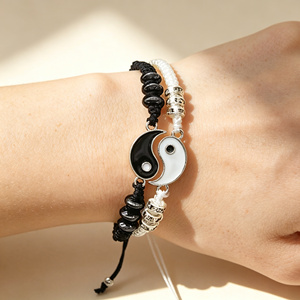 Bracelets ajustables en corde Tai Chi Yin Yang Gossip pour couples et amis, bijoux tendance pour la Saint-Valentin - Product Image 1