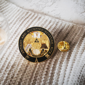 Vergulde vrijmetselaars-reversspeld BLM26 |   3,2 cm dubbelkoppige adelaar vrijmetselaarsbadge |   Premium zakelijke & broederlijke accessoires - Product Image 5