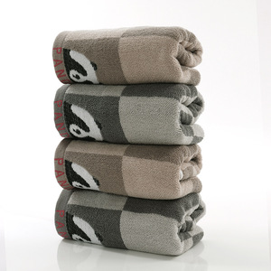 Toalla con diseño de oso bordado de Kim Ryan, 35x75 cm, de algodón puro absorbente para uso doméstico. - Product Image 3