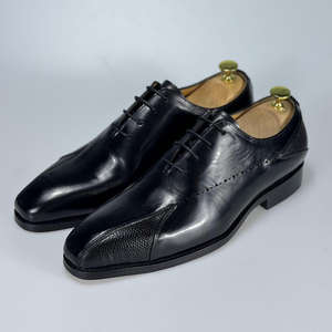 Chaussures de mariage et de cérémonie pour hommes, en cuir italien luxueux, fabriquées à la main, de couleur noire, nouvelle collection, style Oxford. - Product Image 5