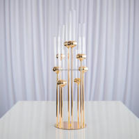 Ensemble de 8 chandeliers dorés à 8 bras, porte-bougies coupe-vent en acrylique, support de bougies, centre de table en métal pour mariage, décoration d'événements et de fêtes