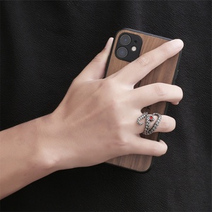 Nuevo Anillo Creativo de Pulpo con Gema Roja para Hombre, Anillo Abierto de Tentáculo de Rubí Estilo Retro Punk, Joyería y Accesorios Diarios Masculinos - Product Image 3