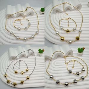 Collier en perles naturelles de style français LS-C5943 pour femmes, pendentif en forme de cœur irrégulier, collier à perles bicolores pour tenues quotidiennes - Product Image 6