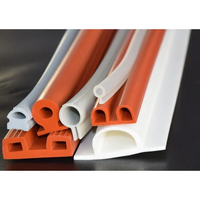 Bande d'étanchéité en silicone extrudé Xinhong XHMC-Silicone, profil personnalisé, joint multi-chambres résistant aux intempéries pour portes et fenêtres