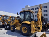 Chargeuse-pelleteuse 2,5 tonnes 388H disponible avec moteurs Cummins ou Weichai