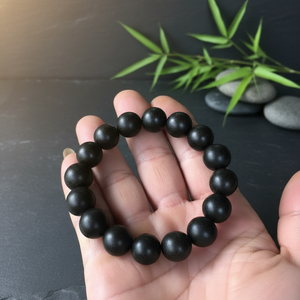 Bracelet de prière bouddhiste en bois d'agar noir naturel tendance, perles de 8mm-18mm, bijoux de méditation, vente en gros - Product Image 1