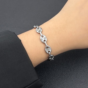 Vente en gros <span class=keywords><strong>de</strong></span> bijoux <span class=keywords><strong>de</strong></span> mode personnalisés, <span class=keywords><strong>bracelet</strong></span> en acier inoxydable avec grains <span class=keywords><strong>de</strong></span> <span class=keywords><strong>café</strong></span>, zircon et <span class=keywords><strong>diamant</strong></span>, <span class=keywords><strong>bracelet</strong></span> à chaîne pour nez <span class=keywords><strong>de</strong></span> cochon pour femme - Product Image 5
