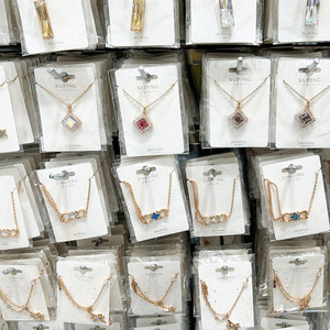 Collana da Donna Xuping Gioielli all'Ingrosso Placcata Oro con Catena a Maglie e Ciondoli di Perline Fiori Cuori Farfalle Perle Cristalli e Stile Tennis di Moda - Product Image 4