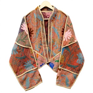 Dernière collection : Veste Kantha en coton imprimé à rayures, broderie indienne Suzani faite à la main, manteau royal pour femme, écologique pour l'extérieur - Product Image 1