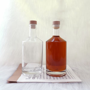 Bouteilles <span class=keywords><strong>de</strong></span> liqueur en verre rondes <span class=keywords><strong>de</strong></span> luxe personnalisées en gros <span class=keywords><strong>de</strong></span> 800 ml avec bouchon en caoutchouc pour la tequila et le brandy - Product Image 3