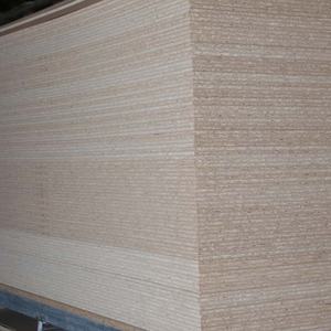 Tableros de Fibra de Madera con Superficie Acabada, Material de Pino, Pegamento E2, 18 mm, OSB para la Fabricación de Puertas de Cocina y Dormitorio - Product Image 5