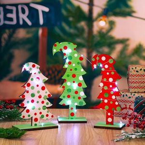 Adorno Navideño de Madera Creativo con Diseño de Árbol de Navidad de Tres Colores con Puntos, Decoración de Escritorio de Tres Piezas - Product Image 3