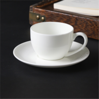 Ensemble tasse à café latte et soucoupe en porcelaine fine blanche style américain vintage, 140 ml, écologique, avec logo imprimé, emballage carton, vente en gros