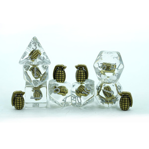 Juego de dados DND de 7 piezas personalizado, juego de dados D & D de material de resina con forma de arma de <span class=keywords><strong>granada</strong></span> de mano poliédrica - Product Image 5