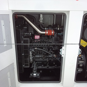 Groupe électrogène industriel Cummins silencieux de 120 kW à démarrage automatique pour la vente - Product Image 3