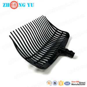 Râteau <span class=keywords><strong>de</strong></span> rasage <span class=keywords><strong>de</strong></span> fourchette <span class=keywords><strong>de</strong></span> <span class=keywords><strong>copeaux</strong></span> d'animaux <span class=keywords><strong>de</strong></span> qualité industrielle avec logo pour l'agriculture et le <span class=keywords><strong>jardin</strong></span> - Product Image 2