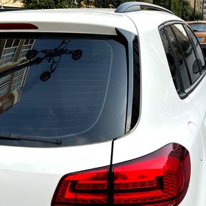 สเกิร์ตข้างรถยนต์ Volkswagen สีดำ Piano Black วัสดุ ABS สำหรับปี 2007-2016 - Product Image 4