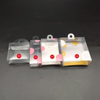 Boîte d'emballage cadeau transparente en PVC de forme carrée personnalisée Couvercle de manipulation d'impression de vernissage de gaufrage de conception minimale inclus