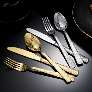 Juego de <span class=keywords><strong>cubiertos</strong></span> de lujo Vintage tallado <span class=keywords><strong>cubiertos</strong></span> de acero inoxidable tenedor cuchillo cuchara <span class=keywords><strong>para</strong></span> boda juego de <span class=keywords><strong>cubiertos</strong></span> de oro y plata a granel - Product Image 2