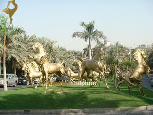 Salto al aire libre Tamaño real Metal Golden Horses Estatua Bronce <span class=keywords><strong>Caballo</strong></span> árabe latón <span class=keywords><strong>Caballo</strong></span> árabe escultura - Product Image 2