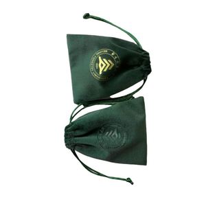 Pochette à bijoux en velours satiné de luxe avec logo gaufré recyclable, avec cordon de serrage, pour cadeaux - Taille et couleur personnalisables - Product Image 6
