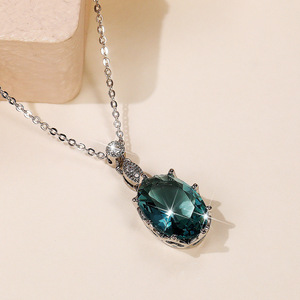Collana con Ciondolo Ovale in Perla Imitazione Blu Mare Chiaro per Donna, Catena in Rame per Fidanzamento, Collana alla Moda per la Clavicola - Product Image 4