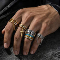 Minimalistischer Mehrschichtiger Zirkonia-Ring Unisex Luxuriöser Stapelbarer PVD-Vergoldeter Edelstahlring Moderne Schicke Mode-Accessoires