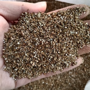 Verwendet für das Pflanzen von Blumen und Bäumen in der Landwirtschaft <span class=keywords><strong>Vermiculite</strong></span> Vendita <span class=keywords><strong>Vermiculite</strong></span> in Boden Gute Qualität Silber Expanded Vermicul - Product Image 2