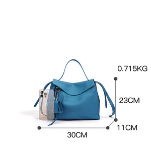 Borsa a Spalla in Vera Pelle di Lusso, Classica e Minimalista, Elegante Borsa a Mano con Tracolla e <span class=keywords><strong>Mini</strong></span> Portamonete - Product Image 4