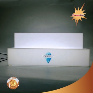 Présentoir à bouteilles LED en acrylique givré blanc, 2 niveaux, éclairage doux, vitrine premium pour spiritueux - Product Image 4