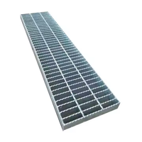 Rejilla de Acero Inoxidable Certificada |   Moderno, Duradero y Anticorrosivo |   Edificio al Aire Libre |   Cumple con las Normas ISO/ASTM de Calidad