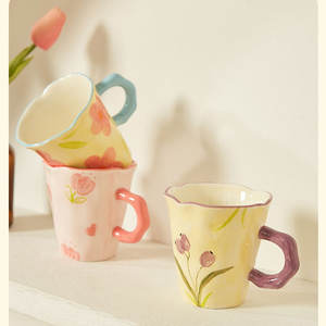 Muestra gratis 2024 nueva creativa flor pintada a mano lindas tazas de café de cerámica tulipán porcelana taza de leche tazas de té al por mayor - Product Image 2